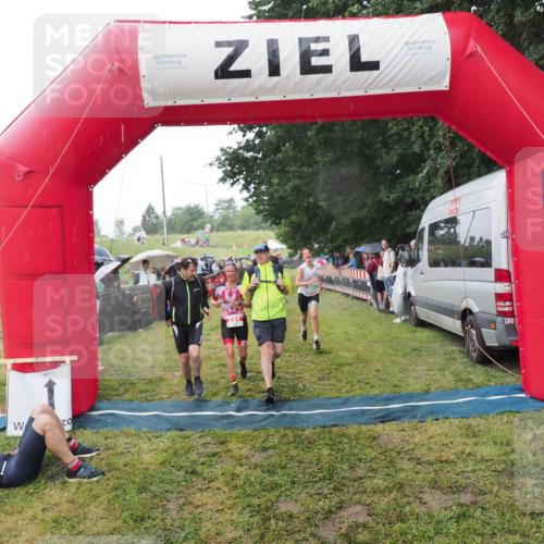21.06.2025 - 27. Vierlanden-Triathlon MichiJ http://msf.ph/oto/8044784 15.06.2026 13:49:20 Ziel 231, 825, 924, 1162 meine-sportfotos.de