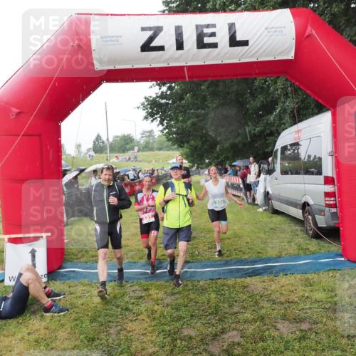 21.06.2025 - 27. Vierlanden-Triathlon MichiJ http://msf.ph/oto/8044787 15.06.2026 13:49:20 Ziel 231, 825, 924, 1162 meine-sportfotos.de
