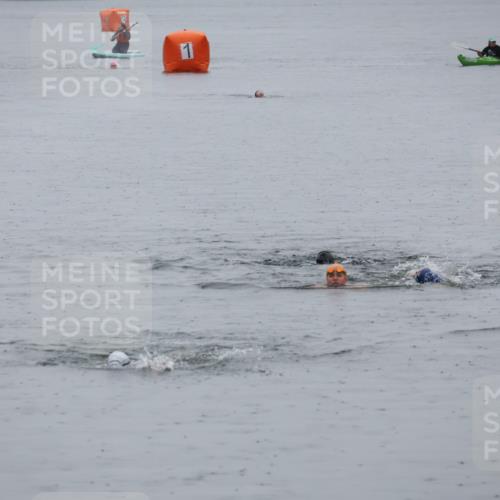 21.06.2025 - 27. Vierlanden-Triathlon Lena Gebhardt http://msf.ph/oto/8044820 15.06.2025 14:42:17 Schwimmen  meine-sportfotos.de