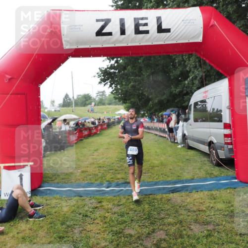 21.06.2025 - 27. Vierlanden-Triathlon MichiJ http://msf.ph/oto/8044827 15.06.2026 13:49:35 Ziel 142, 1103, 1137, 1158 meine-sportfotos.de