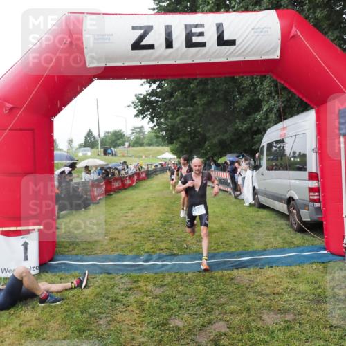 21.06.2025 - 27. Vierlanden-Triathlon MichiJ http://msf.ph/oto/8045085 15.06.2026 13:50:59 Ziel 1098, 1108, 1120, 1132, 1134, 1136 meine-sportfotos.de