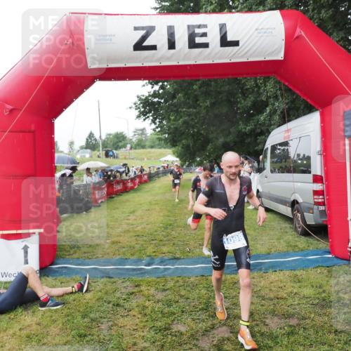 21.06.2025 - 27. Vierlanden-Triathlon MichiJ http://msf.ph/oto/8045096 15.06.2026 13:51:00 Ziel 1098, 1108, 1120, 1134, 1136 meine-sportfotos.de