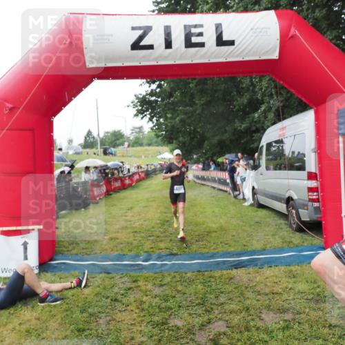21.06.2025 - 27. Vierlanden-Triathlon MichiJ http://msf.ph/oto/8045122 15.06.2026 13:51:02 Ziel 1098, 1108, 1134, 1136 meine-sportfotos.de