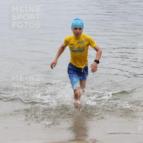 21.06.2025 - 27. Vierlanden-Triathlon Lena Gebhardt http://msf.ph/oto/8045349 15.06.2025 14:47:33 Schwimmen 1334 meine-sportfotos.de