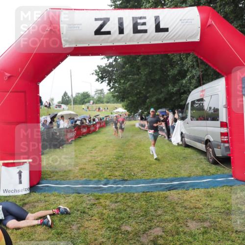 21.06.2025 - 27. Vierlanden-Triathlon MichiJ http://msf.ph/oto/8045398 15.06.2026 13:52:20 Ziel 23, 1112, 1117, 1163 meine-sportfotos.de