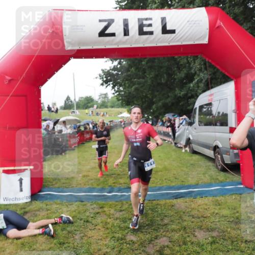 21.06.2025 - 27. Vierlanden-Triathlon MichiJ http://msf.ph/oto/8045430 15.06.2026 13:52:23 Ziel 23, 1112, 1117, 1163 meine-sportfotos.de