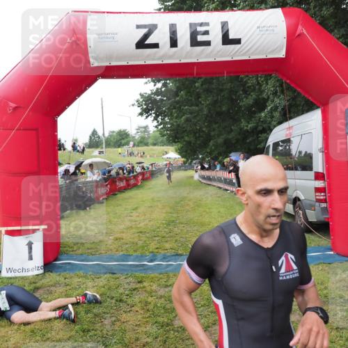 21.06.2025 - 27. Vierlanden-Triathlon MichiJ http://msf.ph/oto/8045437 15.06.2026 13:52:25 Ziel 23, 1117, 1163 meine-sportfotos.de