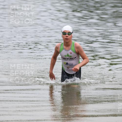 21.06.2025 - 27. Vierlanden-Triathlon Lena Gebhardt http://msf.ph/oto/8045459 15.06.2025 14:50:43 Schwimmen  meine-sportfotos.de