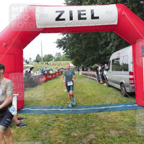 21.06.2025 - 27. Vierlanden-Triathlon MichiJ http://msf.ph/oto/8045511 15.06.2026 13:52:44 Ziel 1123, 1140 meine-sportfotos.de