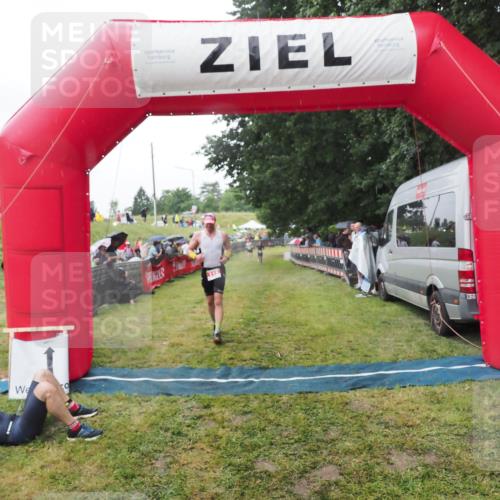 21.06.2025 - 27. Vierlanden-Triathlon MichiJ http://msf.ph/oto/8045615 15.06.2026 13:53:23 Ziel 115 meine-sportfotos.de