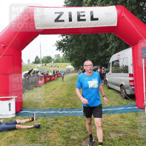21.06.2025 - 27. Vierlanden-Triathlon MichiJ http://msf.ph/oto/8045848 15.06.2026 13:55:55 Ziel 699, 784, 969 meine-sportfotos.de