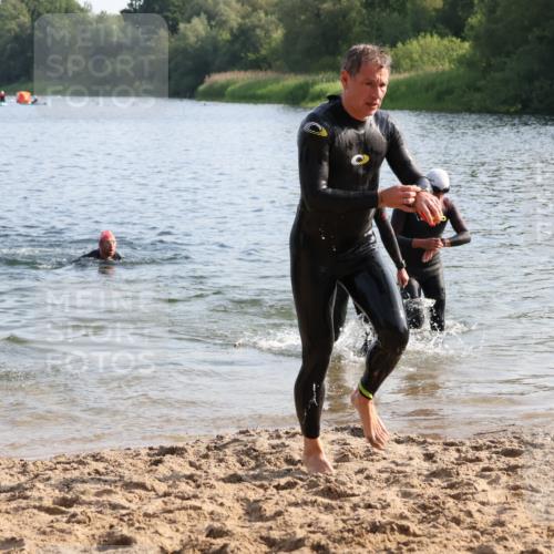 15.06.2025 - 27. Vierlanden-Triathlon Lena Gebhardt http://msf.ph/oto/8045874 15.06.2025 08:41:02 Schwimmen 99, 109, 114, 129, 138, 147 meine-sportfotos.de