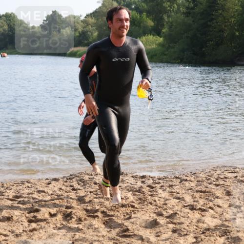 15.06.2025 - 27. Vierlanden-Triathlon Lena Gebhardt http://msf.ph/oto/8045980 15.06.2025 08:41:15 Schwimmen 22, 109, 111, 129, 138, 147, 176 meine-sportfotos.de