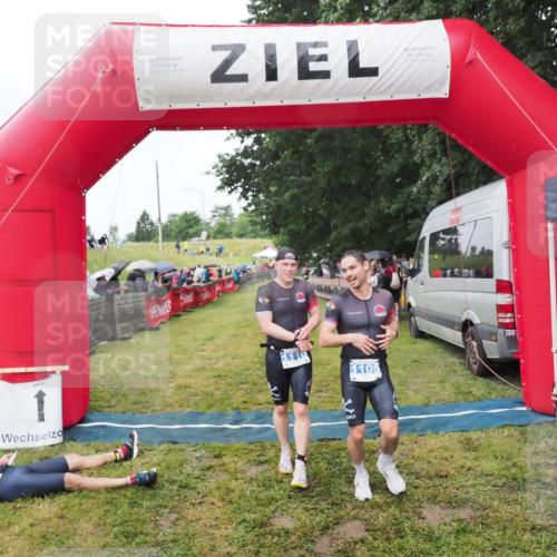 21.06.2025 - 27. Vierlanden-Triathlon MichiJ http://msf.ph/oto/8045981 15.06.2026 13:56:49 Ziel 1104, 1105, 1110 meine-sportfotos.de