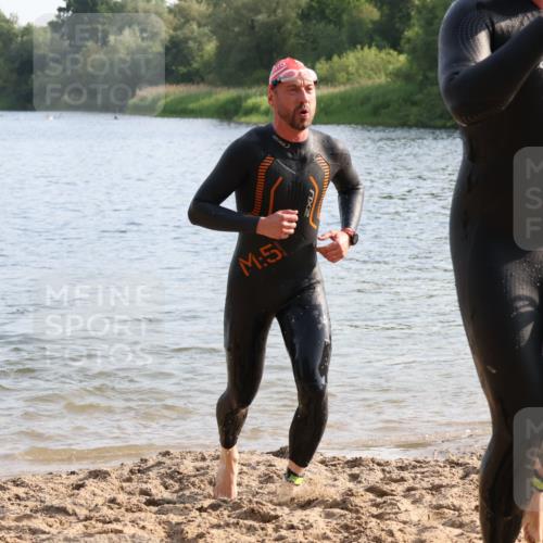 15.06.2025 - 27. Vierlanden-Triathlon Lena Gebhardt http://msf.ph/oto/8045984 15.06.2025 08:41:16 Schwimmen 22, 109, 111, 129, 138, 147, 176 meine-sportfotos.de