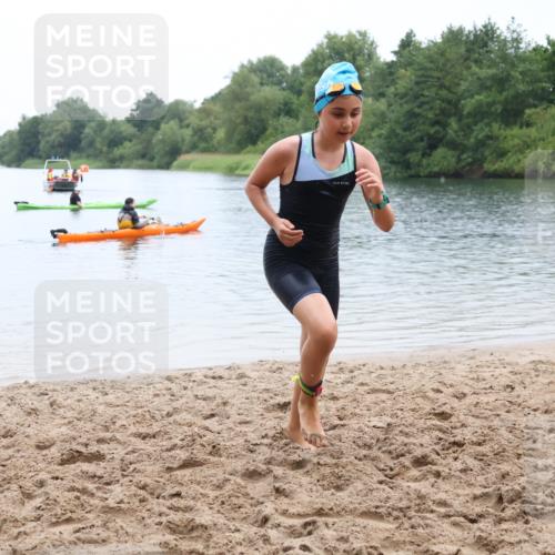 21.06.2025 - 27. Vierlanden-Triathlon Lena Gebhardt http://msf.ph/oto/8046439 15.06.2025 14:54:19 Schwimmen 1369 meine-sportfotos.de