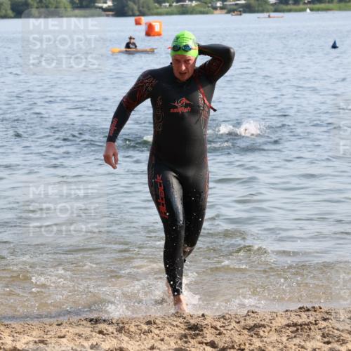 15.06.2025 - 27. Vierlanden-Triathlon Lena Gebhardt http://msf.ph/oto/8046478 15.06.2025 08:43:06 Schwimmen 18, 72, 100, 139 meine-sportfotos.de