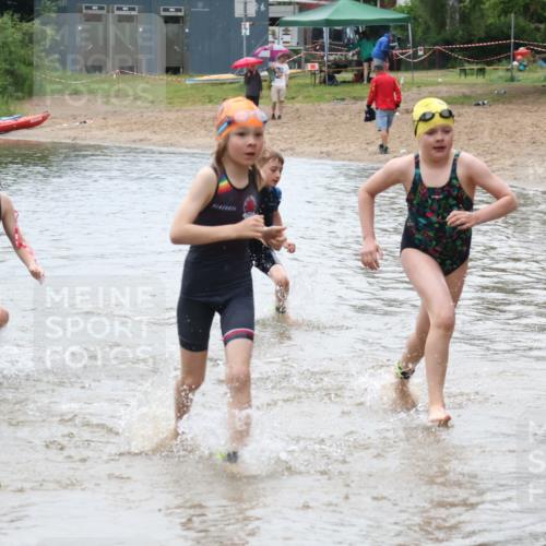 21.06.2025 - 27. Vierlanden-Triathlon Lena Gebhardt http://msf.ph/oto/8046585 15.06.2025 15:01:37 Schwimmen  meine-sportfotos.de