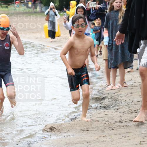 21.06.2025 - 27. Vierlanden-Triathlon Lena Gebhardt http://msf.ph/oto/8046662 15.06.2025 15:01:44 Schwimmen  meine-sportfotos.de