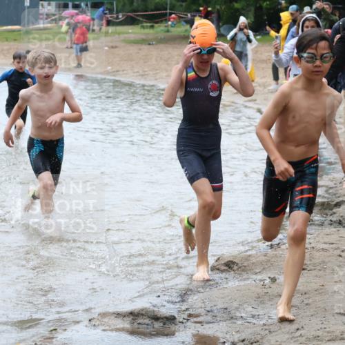 21.06.2025 - 27. Vierlanden-Triathlon Lena Gebhardt http://msf.ph/oto/8046670 15.06.2025 15:01:44 Schwimmen  meine-sportfotos.de