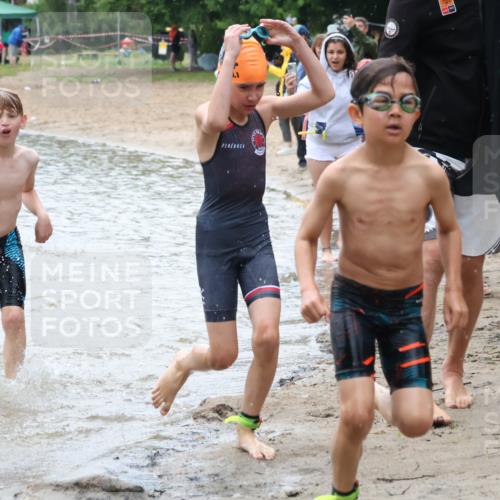 21.06.2025 - 27. Vierlanden-Triathlon Lena Gebhardt http://msf.ph/oto/8046677 15.06.2025 15:01:45 Schwimmen  meine-sportfotos.de