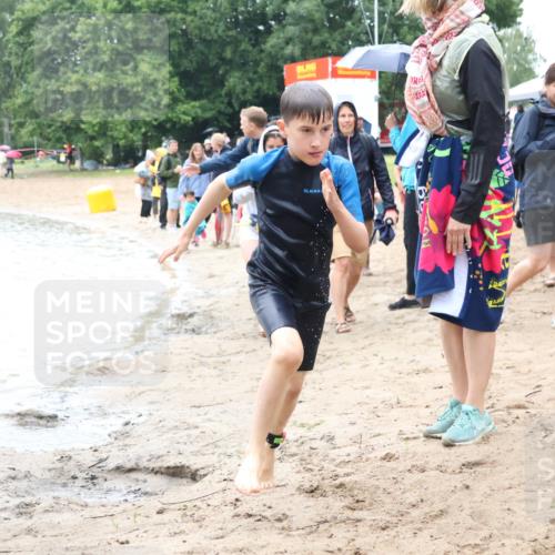 21.06.2025 - 27. Vierlanden-Triathlon Lena Gebhardt http://msf.ph/oto/8046790 15.06.2025 15:01:50 Schwimmen  meine-sportfotos.de