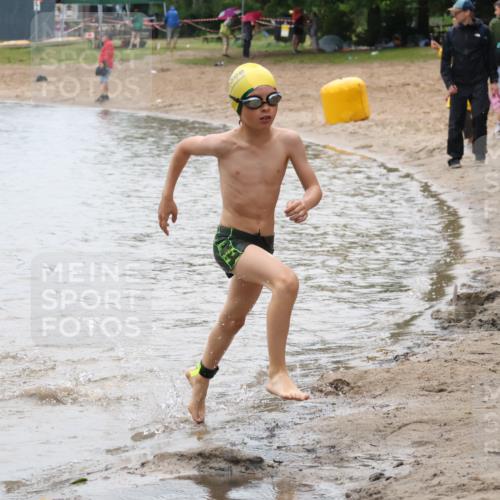 21.06.2025 - 27. Vierlanden-Triathlon Lena Gebhardt http://msf.ph/oto/8046846 15.06.2025 15:01:56 Schwimmen  meine-sportfotos.de