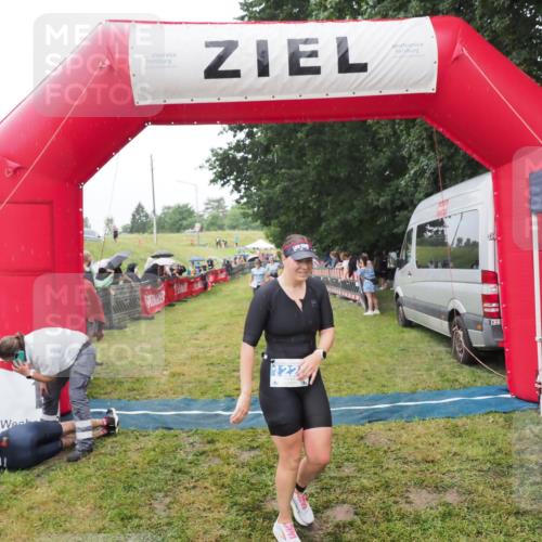 21.06.2025 - 27. Vierlanden-Triathlon MichiJ http://msf.ph/oto/8047030 15.06.2026 14:09:28 Ziel 1133, 1190, 1191, 1222 meine-sportfotos.de