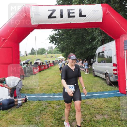 21.06.2025 - 27. Vierlanden-Triathlon MichiJ http://msf.ph/oto/8047032 15.06.2026 14:09:28 Ziel 1133, 1190, 1191, 1222 meine-sportfotos.de