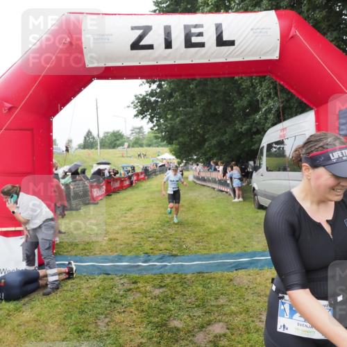 21.06.2025 - 27. Vierlanden-Triathlon MichiJ http://msf.ph/oto/8047044 15.06.2026 14:09:29 Ziel 1133, 1190, 1191, 1222 meine-sportfotos.de