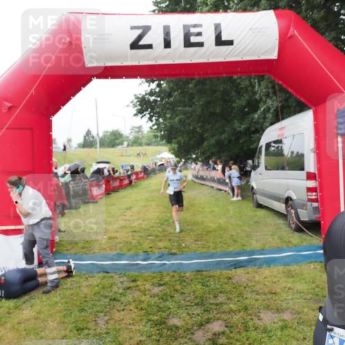 21.06.2025 - 27. Vierlanden-Triathlon MichiJ http://msf.ph/oto/8047048 15.06.2026 14:09:29 Ziel 1133, 1190, 1191, 1222 meine-sportfotos.de