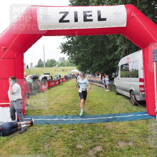 21.06.2025 - 27. Vierlanden-Triathlon MichiJ http://msf.ph/oto/8047053 15.06.2026 14:09:30 Ziel 1133, 1190, 1191, 1222 meine-sportfotos.de