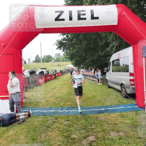21.06.2025 - 27. Vierlanden-Triathlon MichiJ http://msf.ph/oto/8047055 15.06.2026 14:09:30 Ziel 1133, 1190, 1191, 1222 meine-sportfotos.de