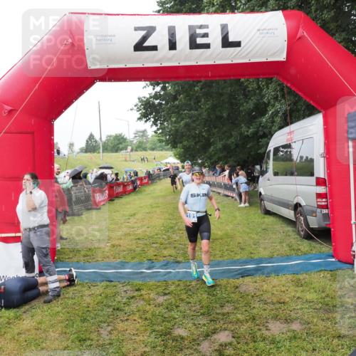 21.06.2025 - 27. Vierlanden-Triathlon MichiJ http://msf.ph/oto/8047058 15.06.2026 14:09:30 Ziel 1133, 1190, 1191, 1222 meine-sportfotos.de