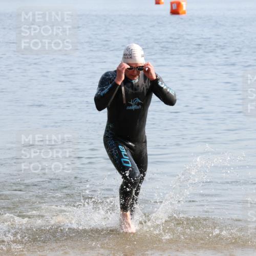 15.06.2025 - 27. Vierlanden-Triathlon Lena Gebhardt http://msf.ph/oto/8047072 15.06.2025 08:44:51 Schwimmen 81, 160 meine-sportfotos.de