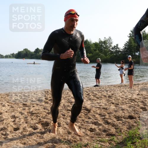 15.06.2025 - 27. Vierlanden-Triathlon Lena Gebhardt http://msf.ph/oto/8047150 15.06.2025 08:45:40 Schwimmen 104, 116, 125, 145 meine-sportfotos.de