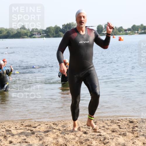 15.06.2025 - 27. Vierlanden-Triathlon Lena Gebhardt http://msf.ph/oto/8047162 15.06.2025 08:45:44 Schwimmen 13, 104, 106, 116, 125, 145, 150 meine-sportfotos.de