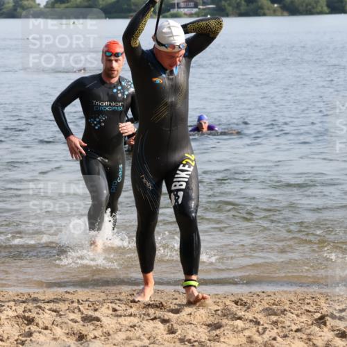 15.06.2025 - 27. Vierlanden-Triathlon Lena Gebhardt http://msf.ph/oto/8047186 15.06.2025 08:45:50 Schwimmen 13, 106, 125, 142, 150 meine-sportfotos.de