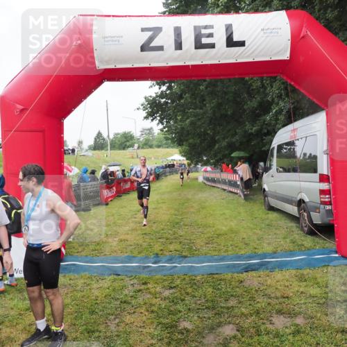 21.06.2025 - 27. Vierlanden-Triathlon MichiJ http://msf.ph/oto/8047395 15.06.2026 14:12:54 Ziel 1234 meine-sportfotos.de