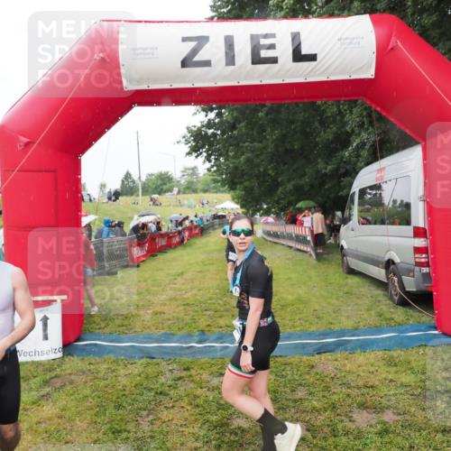 21.06.2025 - 27. Vierlanden-Triathlon MichiJ http://msf.ph/oto/8047518 15.06.2026 14:13:22 Ziel 1171, 1227 meine-sportfotos.de