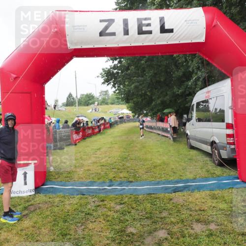 21.06.2025 - 27. Vierlanden-Triathlon MichiJ http://msf.ph/oto/8047594 15.06.2026 14:13:42 Ziel 1254, 1311 meine-sportfotos.de