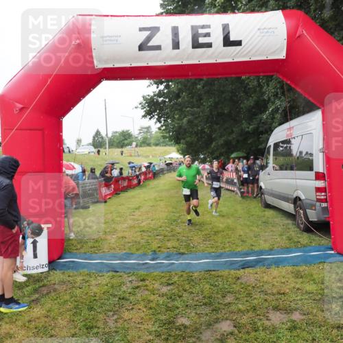 21.06.2025 - 27. Vierlanden-Triathlon MichiJ http://msf.ph/oto/8047631 15.06.2026 14:14:00 Ziel 826, 1170, 1284 meine-sportfotos.de