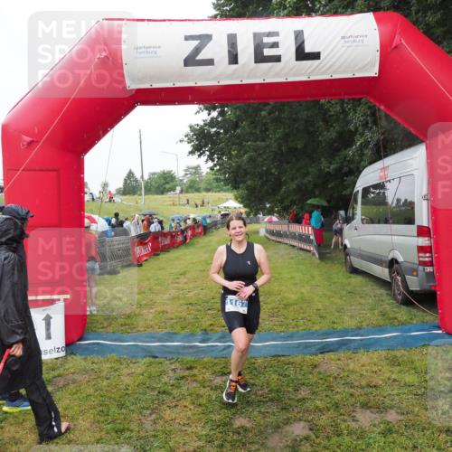 21.06.2025 - 27. Vierlanden-Triathlon MichiJ http://msf.ph/oto/8047717 15.06.2026 14:14:32 Ziel 1167 meine-sportfotos.de