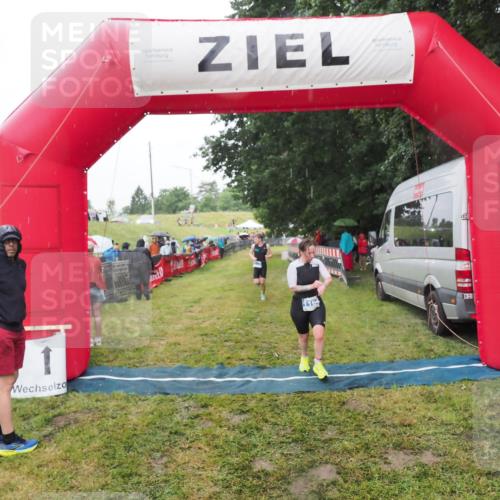 21.06.2025 - 27. Vierlanden-Triathlon MichiJ http://msf.ph/oto/8047735 15.06.2026 14:14:41 Ziel 1164, 1312 meine-sportfotos.de