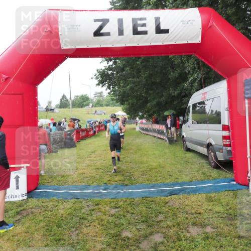 21.06.2025 - 27. Vierlanden-Triathlon MichiJ http://msf.ph/oto/8047848 15.06.2026 14:15:44 Ziel 1172, 1211, 1309 meine-sportfotos.de