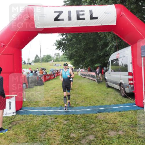 21.06.2025 - 27. Vierlanden-Triathlon MichiJ http://msf.ph/oto/8047858 15.06.2026 14:15:44 Ziel 1172, 1211, 1309 meine-sportfotos.de