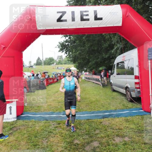 21.06.2025 - 27. Vierlanden-Triathlon MichiJ http://msf.ph/oto/8047869 15.06.2026 14:15:45 Ziel 1172, 1211, 1217, 1293, 1309 meine-sportfotos.de
