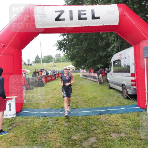 21.06.2025 - 27. Vierlanden-Triathlon MichiJ http://msf.ph/oto/8047939 15.06.2026 14:16:03 Ziel 1173, 1277 meine-sportfotos.de
