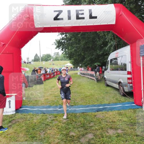 21.06.2025 - 27. Vierlanden-Triathlon MichiJ http://msf.ph/oto/8047941 15.06.2026 14:16:03 Ziel 1173, 1277 meine-sportfotos.de