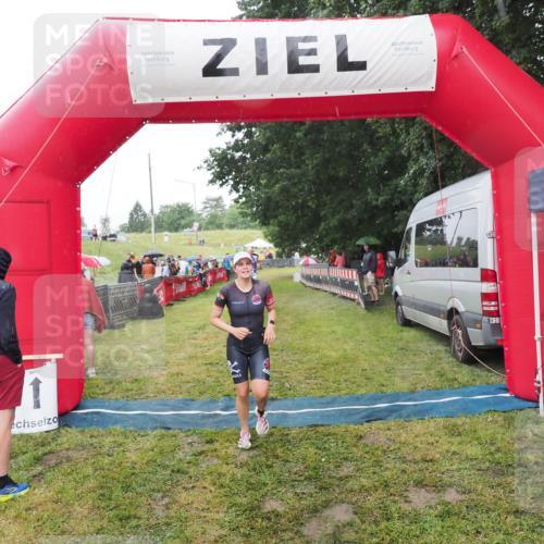 21.06.2025 - 27. Vierlanden-Triathlon MichiJ http://msf.ph/oto/8047943 15.06.2026 14:16:03 Ziel 1173, 1277 meine-sportfotos.de